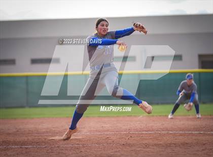 Thumbnail 1 in Arcadia vs. Sunnyside photogallery.