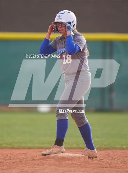 Thumbnail 1 in Arcadia vs. Sunnyside photogallery.