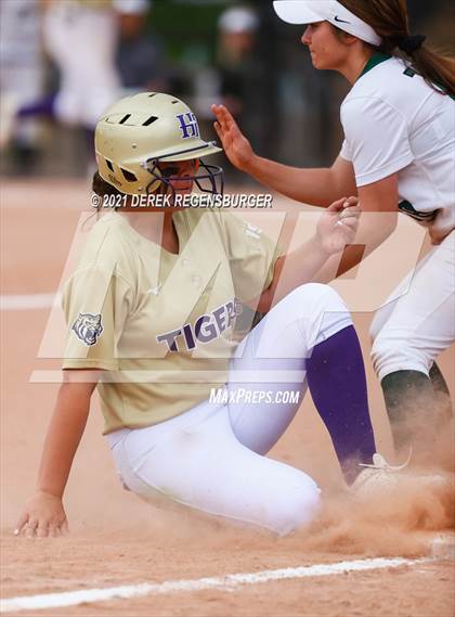 Thumbnail 1 in D'Evelyn vs Holy Family (CHSAA 4A Championship Final) photogallery.