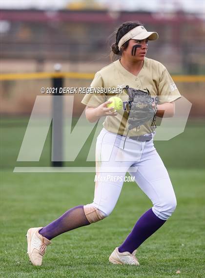 Thumbnail 1 in D'Evelyn vs Holy Family (CHSAA 4A Championship Final) photogallery.