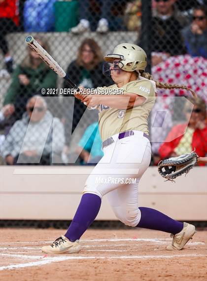Thumbnail 3 in D'Evelyn vs Holy Family (CHSAA 4A Championship Final) photogallery.