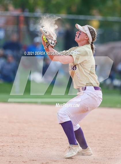Thumbnail 2 in D'Evelyn vs Holy Family (CHSAA 4A Championship Final) photogallery.