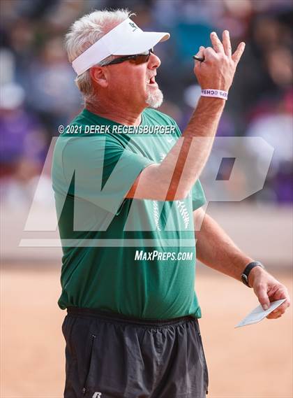 Thumbnail 2 in D'Evelyn vs Holy Family (CHSAA 4A Championship Final) photogallery.