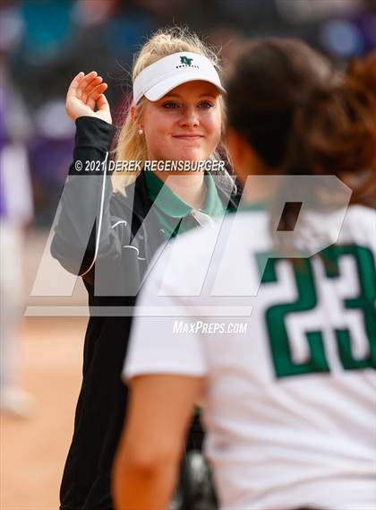 Thumbnail 3 in D'Evelyn vs Holy Family (CHSAA 4A Championship Final) photogallery.