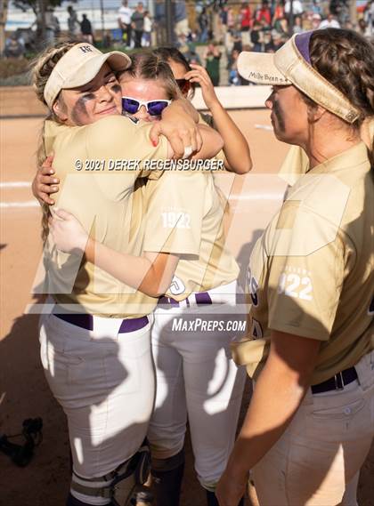 Thumbnail 1 in D'Evelyn vs Holy Family (CHSAA 4A Championship Final) photogallery.