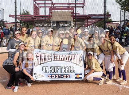 Thumbnail 3 in D'Evelyn vs Holy Family (CHSAA 4A Championship Final) photogallery.