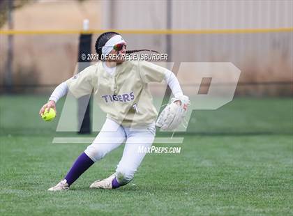 Thumbnail 2 in D'Evelyn vs Holy Family (CHSAA 4A Championship Final) photogallery.
