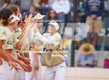 Thumbnail 2 in D'Evelyn vs Holy Family (CHSAA 4A Championship Final) photogallery.