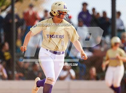 Thumbnail 2 in D'Evelyn vs Holy Family (CHSAA 4A Championship Final) photogallery.