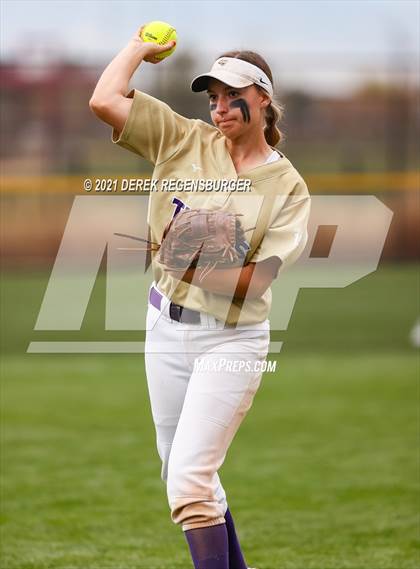 Thumbnail 2 in D'Evelyn vs Holy Family (CHSAA 4A Championship Final) photogallery.