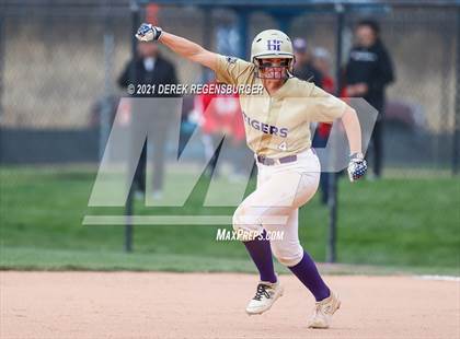Thumbnail 1 in D'Evelyn vs Holy Family (CHSAA 4A Championship Final) photogallery.