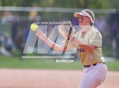 Thumbnail 2 in D'Evelyn vs Holy Family (CHSAA 4A Championship Final) photogallery.