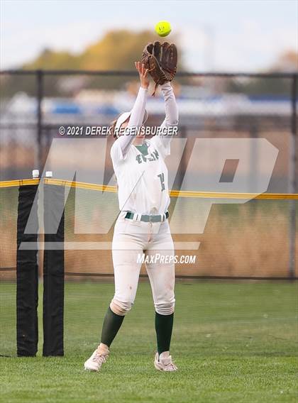 Thumbnail 2 in D'Evelyn vs Holy Family (CHSAA 4A Championship Final) photogallery.