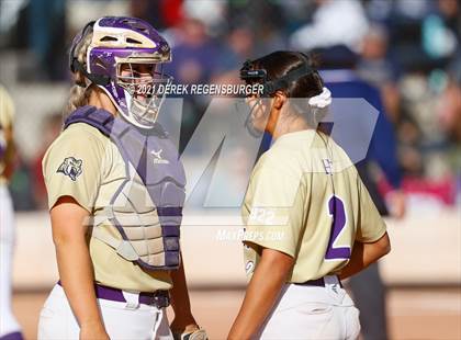 Thumbnail 1 in D'Evelyn vs Holy Family (CHSAA 4A Championship Final) photogallery.