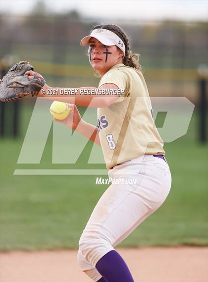 Thumbnail 3 in D'Evelyn vs Holy Family (CHSAA 4A Championship Final) photogallery.