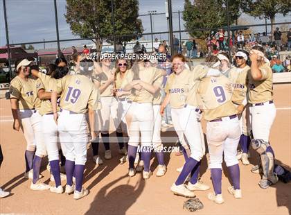 Thumbnail 3 in D'Evelyn vs Holy Family (CHSAA 4A Championship Final) photogallery.