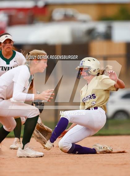 Thumbnail 2 in D'Evelyn vs Holy Family (CHSAA 4A Championship Final) photogallery.