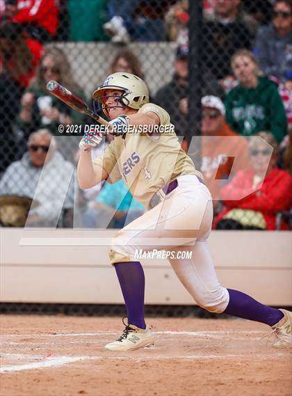 Thumbnail 1 in D'Evelyn vs Holy Family (CHSAA 4A Championship Final) photogallery.