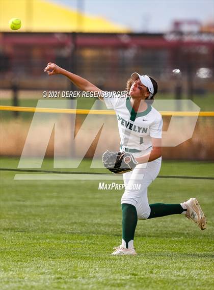 Thumbnail 2 in D'Evelyn vs Holy Family (CHSAA 4A Championship Final) photogallery.