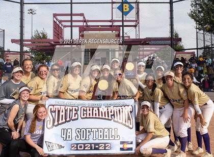 Thumbnail 3 in D'Evelyn vs Holy Family (CHSAA 4A Championship Final) photogallery.