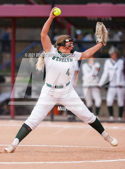 Thumbnail 1 in D'Evelyn vs Holy Family (CHSAA 4A Championship Final) photogallery.