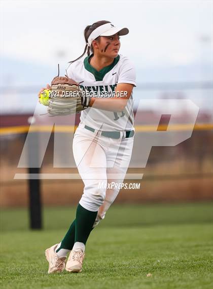 Thumbnail 1 in D'Evelyn vs Holy Family (CHSAA 4A Championship Final) photogallery.