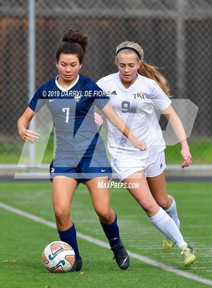 Thumbnail 3 in Notre Dame vs. King's Academy photogallery.