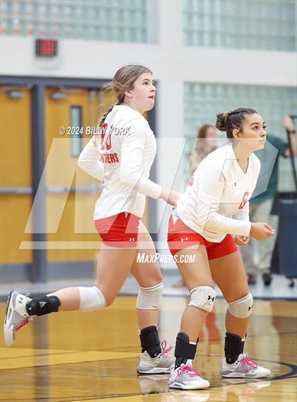 Thumbnail 2 in Grand Saline vs Alba-Golden photogallery.
