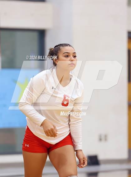 Thumbnail 2 in Grand Saline vs Alba-Golden photogallery.