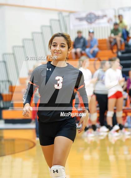 Thumbnail 2 in Grand Saline vs Alba-Golden photogallery.