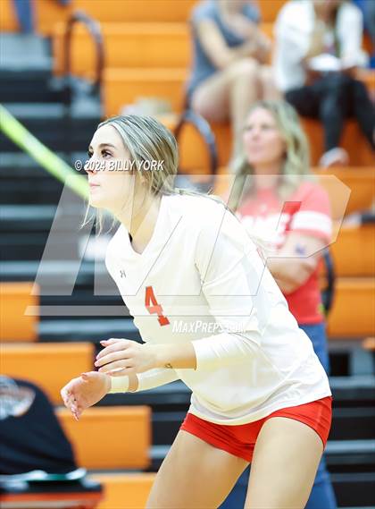 Thumbnail 1 in Grand Saline vs Alba-Golden photogallery.