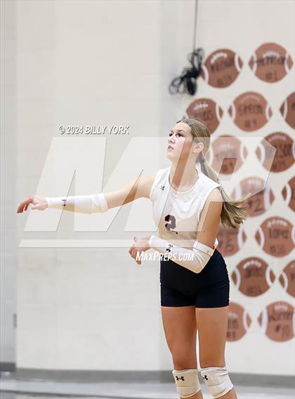 Thumbnail 1 in Grand Saline vs Alba-Golden photogallery.