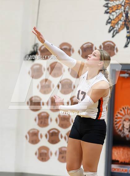 Thumbnail 3 in Grand Saline vs Alba-Golden photogallery.