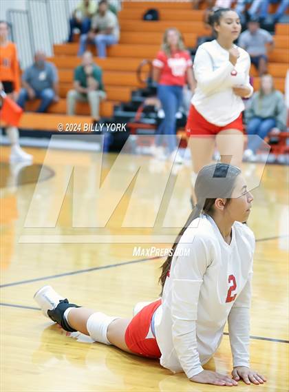 Thumbnail 2 in Grand Saline vs Alba-Golden photogallery.