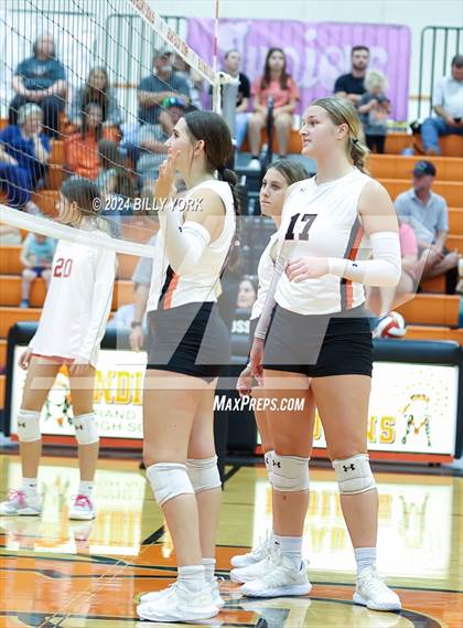 Thumbnail 3 in Grand Saline vs Alba-Golden photogallery.
