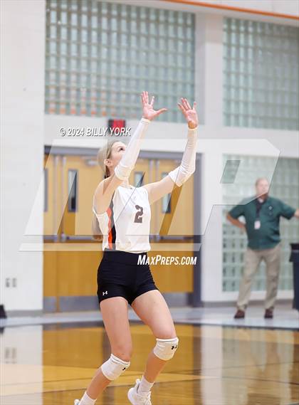 Thumbnail 3 in Grand Saline vs Alba-Golden photogallery.