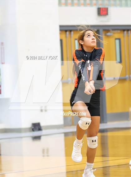 Thumbnail 2 in Grand Saline vs Alba-Golden photogallery.