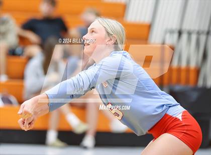 Thumbnail 2 in Grand Saline vs Alba-Golden photogallery.