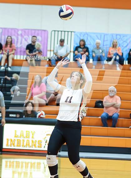Thumbnail 3 in Grand Saline vs Alba-Golden photogallery.