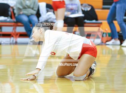 Thumbnail 3 in Grand Saline vs Alba-Golden photogallery.