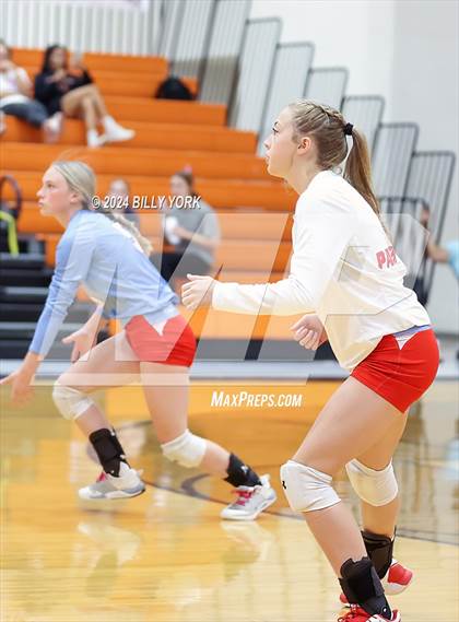 Thumbnail 1 in Grand Saline vs Alba-Golden photogallery.