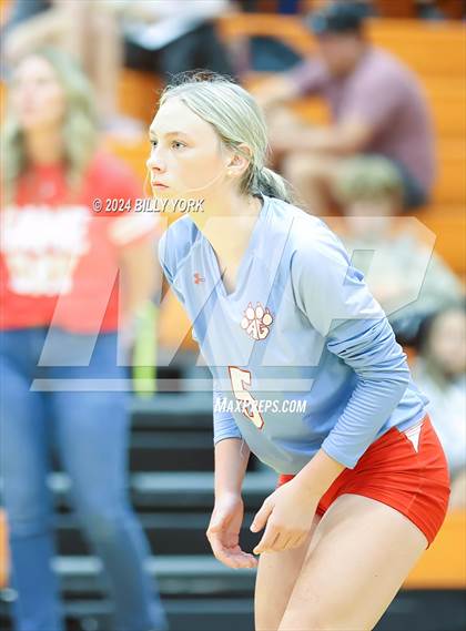 Thumbnail 2 in Grand Saline vs Alba-Golden photogallery.