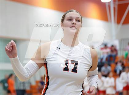 Thumbnail 3 in Grand Saline vs Alba-Golden photogallery.