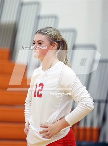 Thumbnail 2 in Grand Saline vs Alba-Golden photogallery.