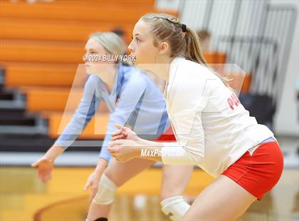 Thumbnail 3 in Grand Saline vs Alba-Golden photogallery.