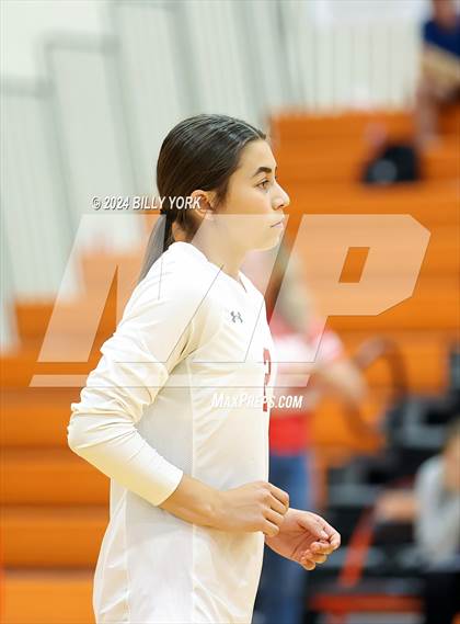 Thumbnail 2 in Grand Saline vs Alba-Golden photogallery.