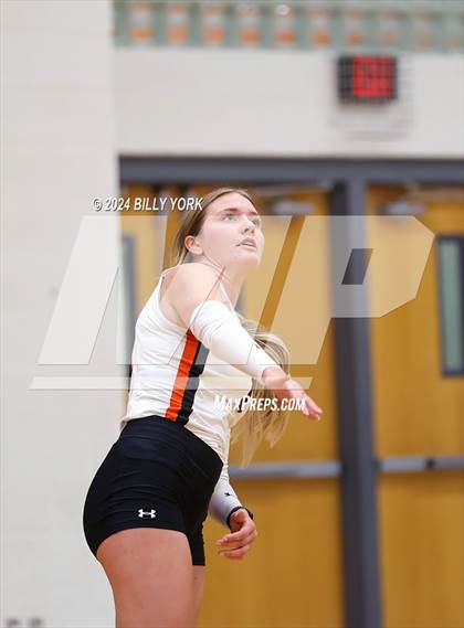 Thumbnail 2 in Grand Saline vs Alba-Golden photogallery.
