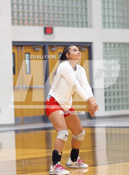 Thumbnail 2 in Grand Saline vs Alba-Golden photogallery.