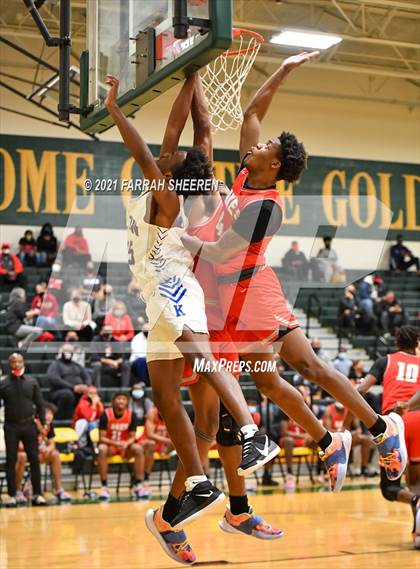 Thumbnail 2 in Cypress Lakes vs. Klein (UIL 6A Bi-District Playoff) photogallery.