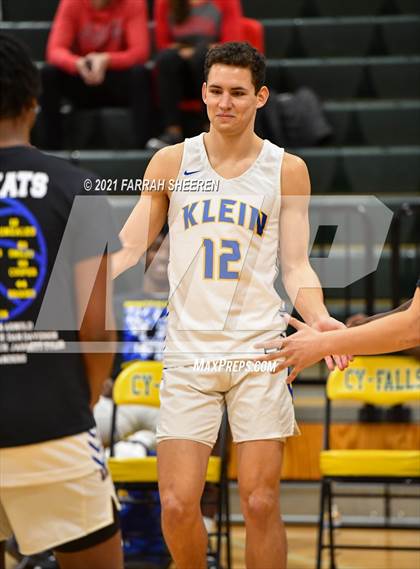 Thumbnail 2 in Cypress Lakes vs. Klein (UIL 6A Bi-District Playoff) photogallery.